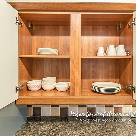 Wigan Serviced Accommodation Buitenkant foto
