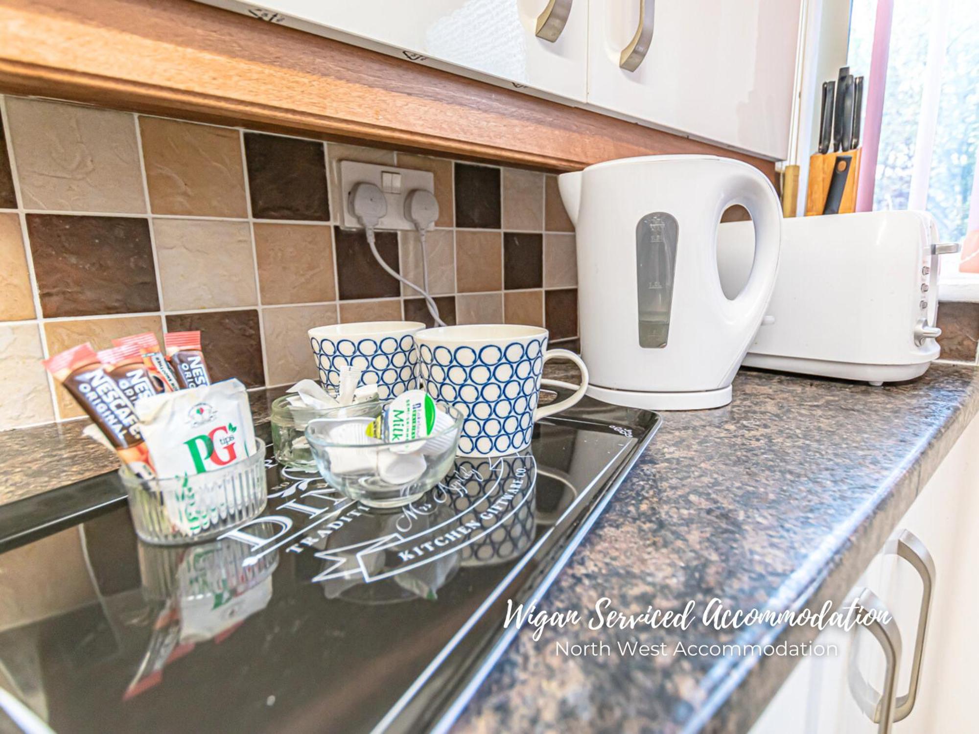 Wigan Serviced Accommodation Buitenkant foto