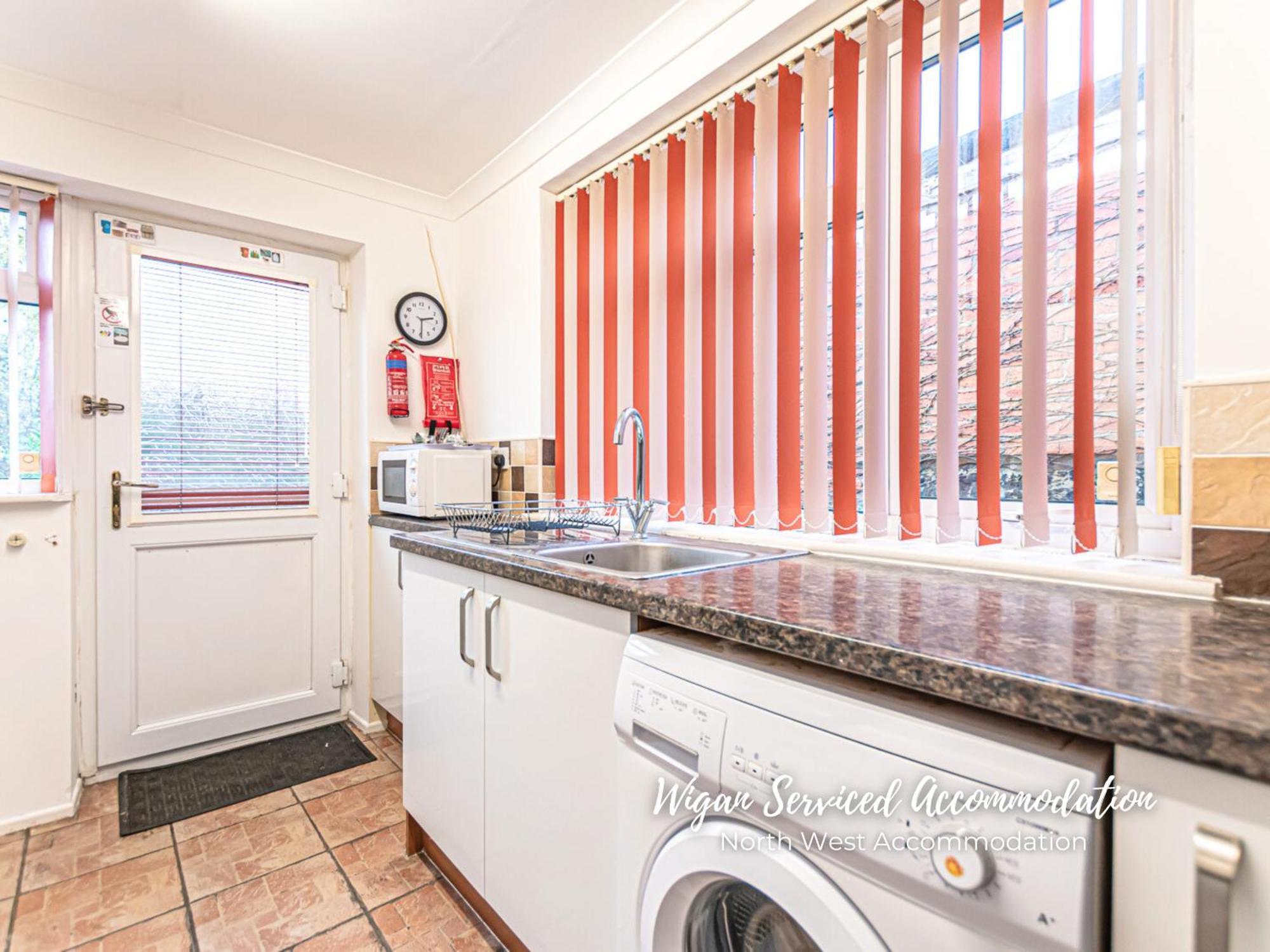 Wigan Serviced Accommodation Buitenkant foto