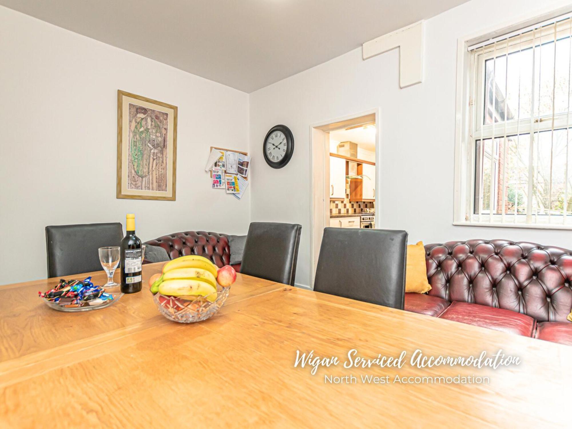 Wigan Serviced Accommodation Buitenkant foto