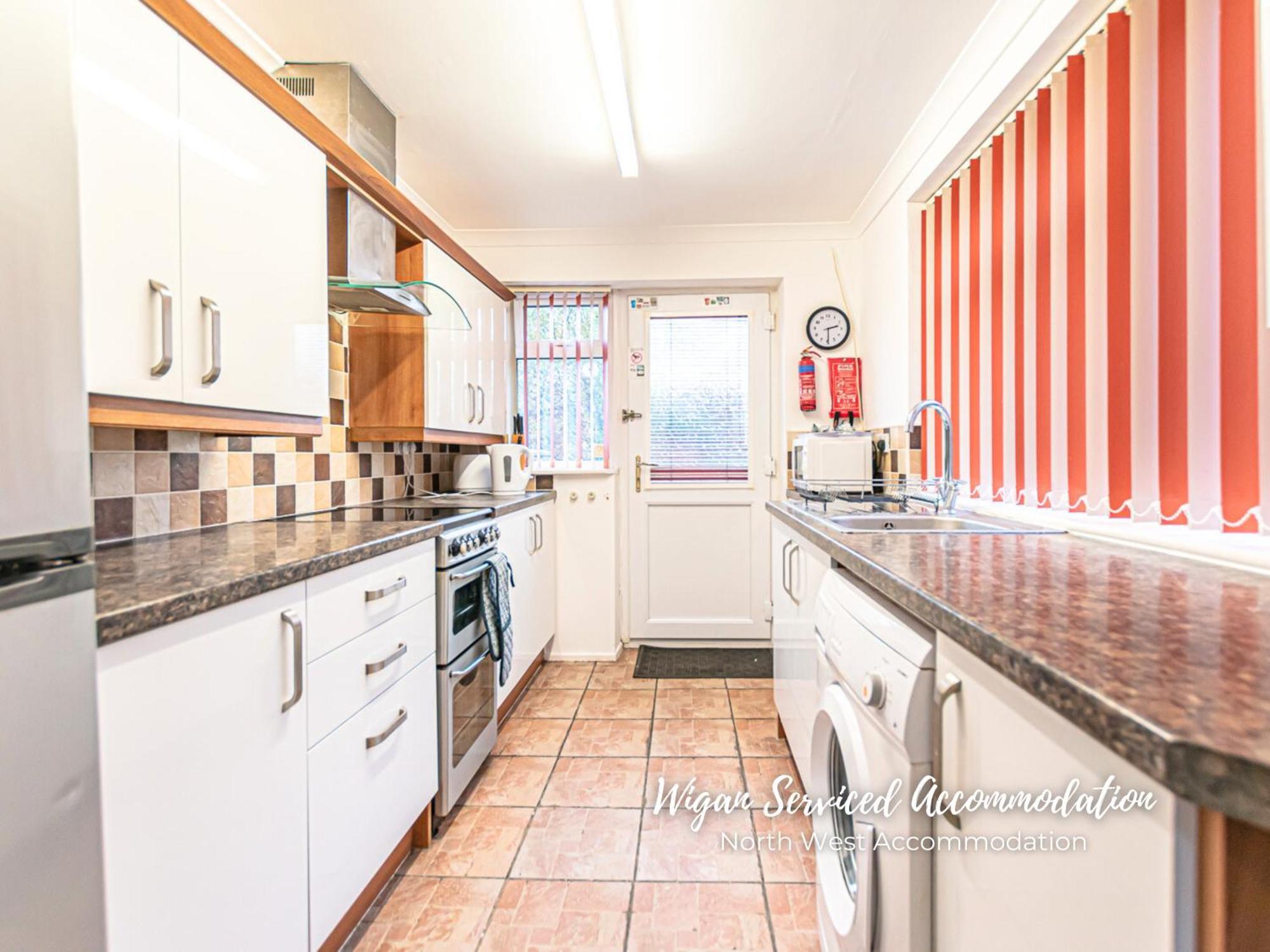 Wigan Serviced Accommodation Buitenkant foto