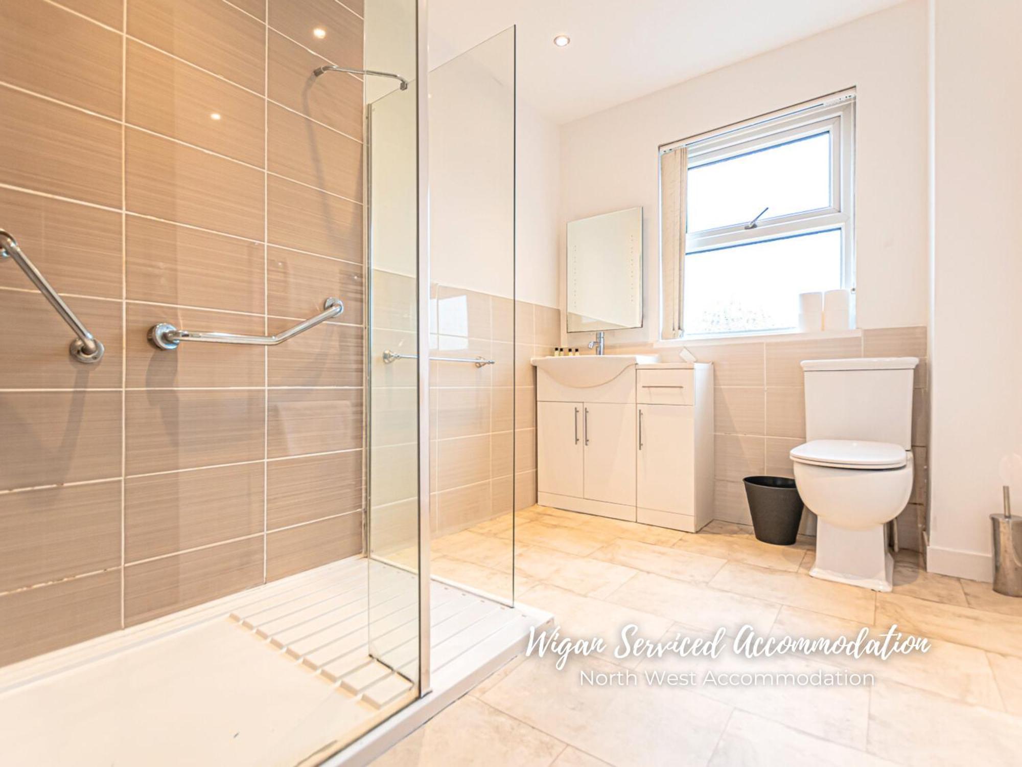 Wigan Serviced Accommodation Buitenkant foto