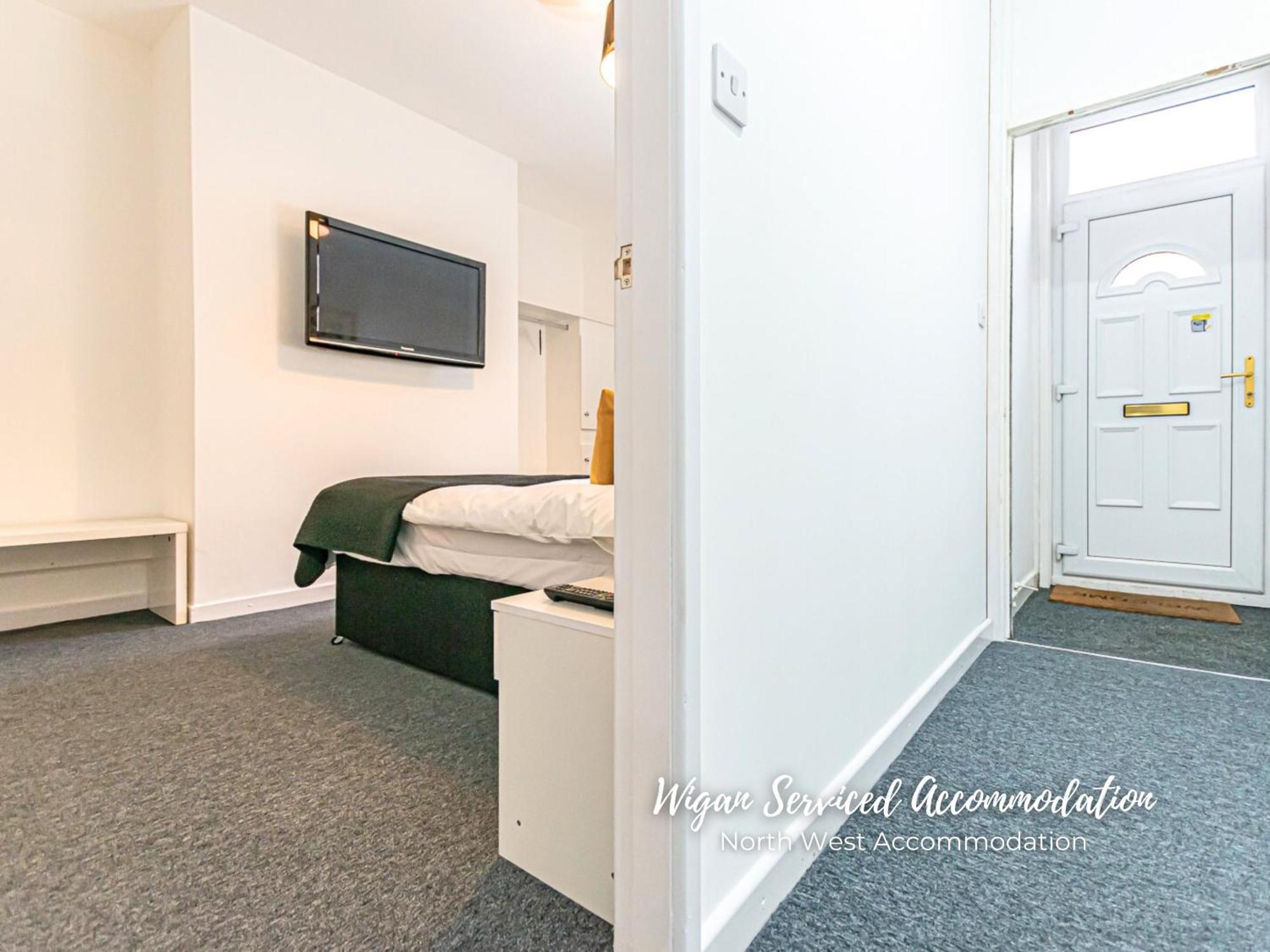 Wigan Serviced Accommodation Buitenkant foto