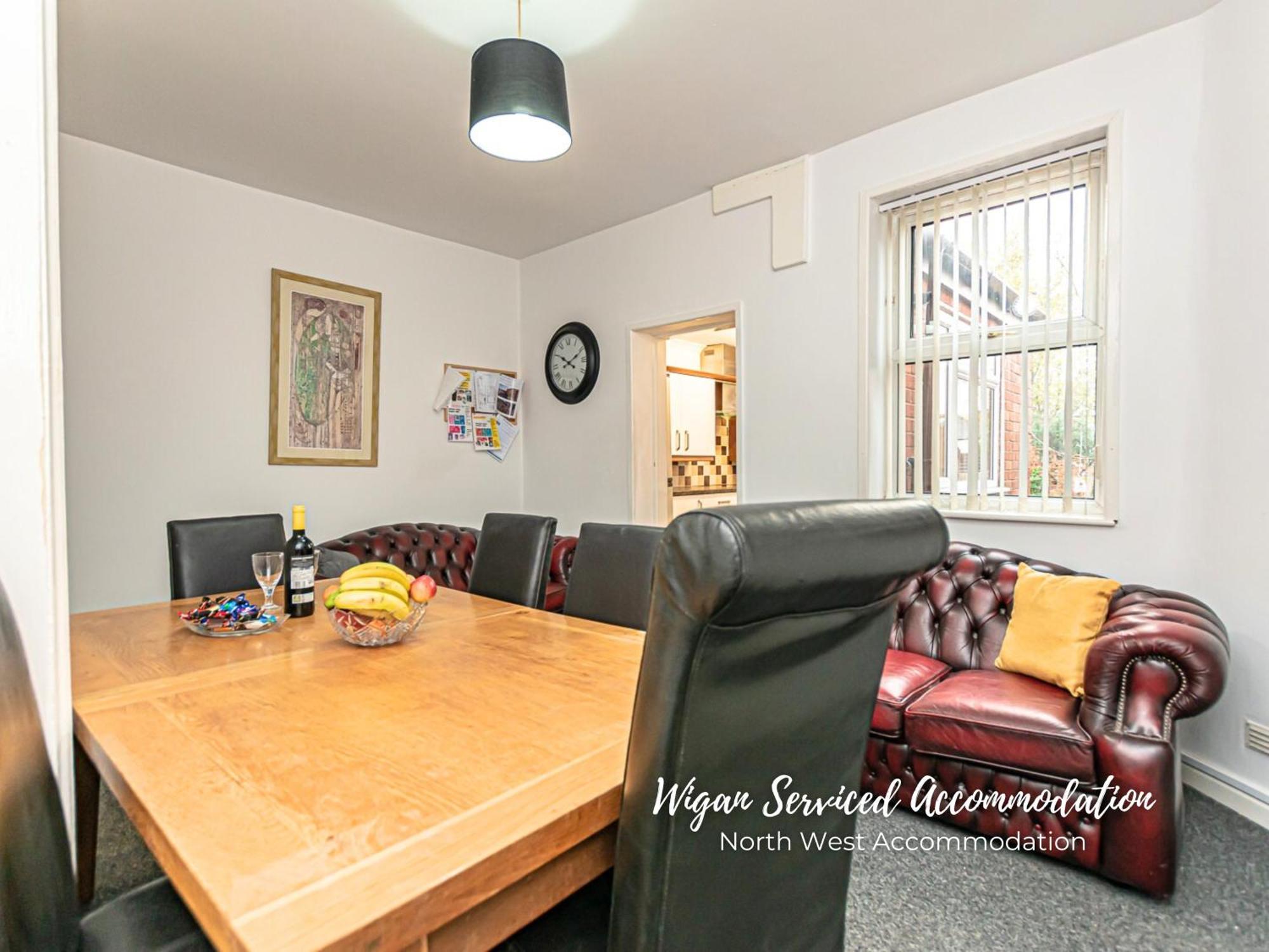 Wigan Serviced Accommodation Buitenkant foto