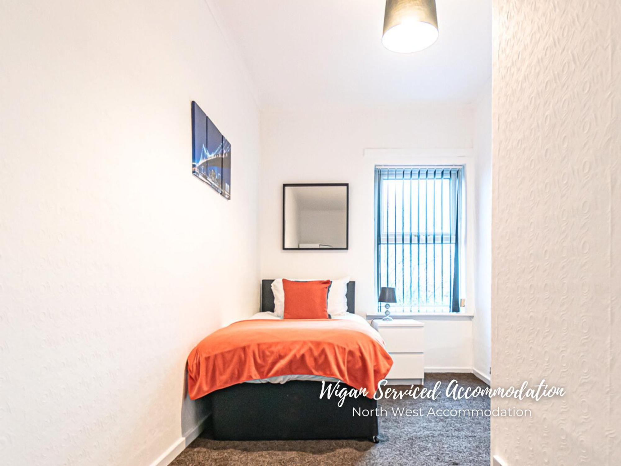 Wigan Serviced Accommodation Buitenkant foto